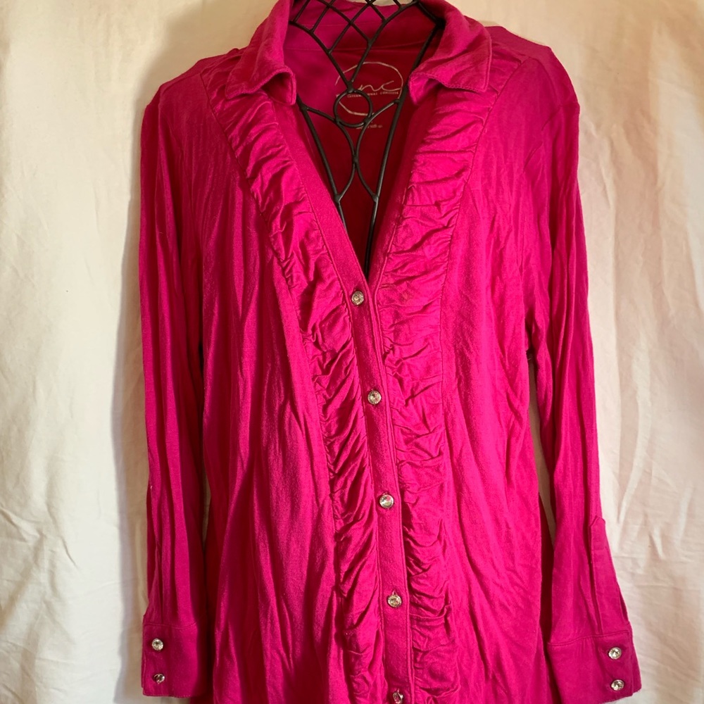 SOLD - Beautiful hot pink top